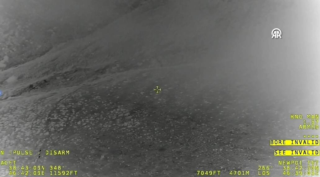 İran Cumhurbaşkanının helikopterini TÜRK TİHA'sı buldu. İşte TİHA'nın ulaştığı enkaz görüntüleri 5